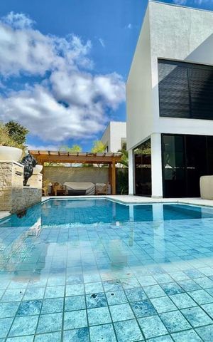 Casa à venda com 640m², 3 quartos e 4 vagas