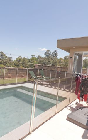 Casa à venda com 404m², 4 quartos e 2 vagas Casa à venda com 404m², 4 quartos e 2 vagasÁrea comum