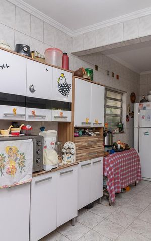 Casa à venda com 240m², 4 quartos e 2 vagasCozinha