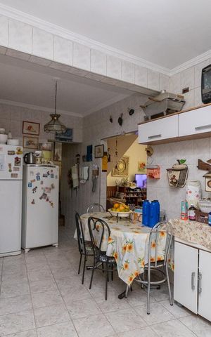 Casa à venda com 240m², 4 quartos e 2 vagasCozinha