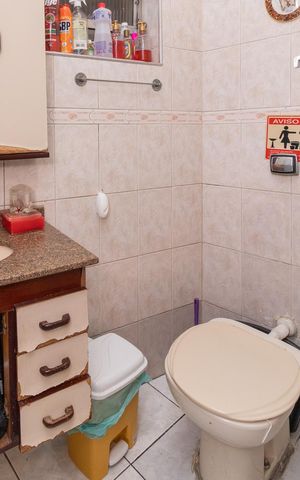 Casa à venda com 240m², 4 quartos e 2 vagasLavabo