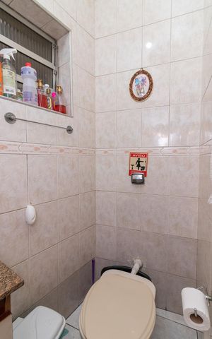 Casa à venda com 240m², 4 quartos e 2 vagasLavabo