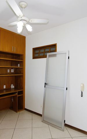 Apartamento à venda com 240m², 4 quartos e 2 vagasquarto 3