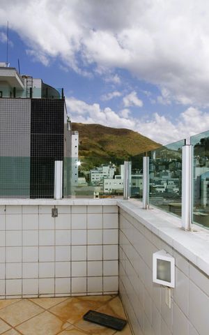 Apartamento à venda com 240m², 4 quartos e 2 vagasCobertura
