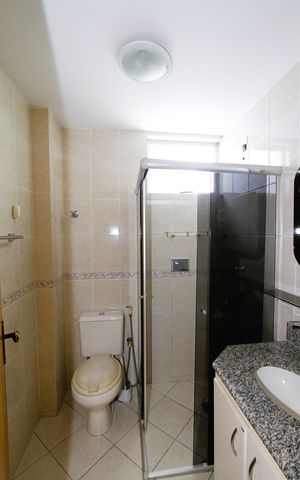 Apartamento à venda com 240m², 4 quartos e 2 vagasBanheiro da Suíte
