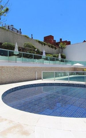 Apartamento para alugar com 192m², 4 quartos e 2 vagas Apartamento para alugar com 192m², 4 quartos e 2 vagasÁrea comum - Piscina