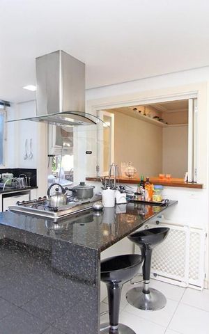 Apartamento para alugar com 192m², 4 quartos e 2 vagas Apartamento para alugar com 192m², 4 quartos e 2 vagasCozinha
