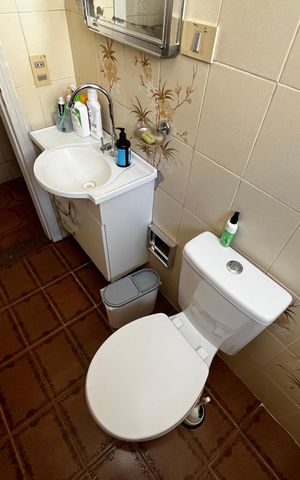 Casa à venda com 110m², 2 quartos e 2 vagas Casa à venda com 110m², 2 quartos e 2 vagasBanheiro