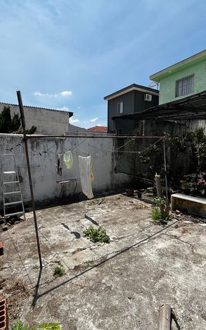 Casa à venda com 110m², 2 quartos e 2 vagas Casa à venda com 110m², 2 quartos e 2 vagasQuintal