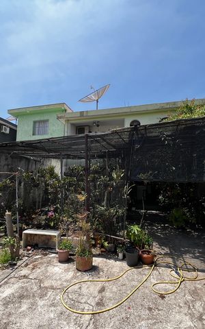 Casa à venda com 110m², 2 quartos e 2 vagas Casa à venda com 110m², 2 quartos e 2 vagasQuintal