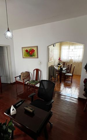 Casa à venda com 110m², 2 quartos e 2 vagas Casa à venda com 110m², 2 quartos e 2 vagasSala
