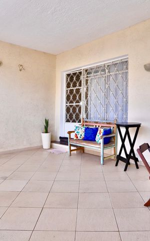 Casa para alugar com 115m², 2 quartos e 2 vagas Casa para alugar com 115m², 2 quartos e 2 vagasGaragem