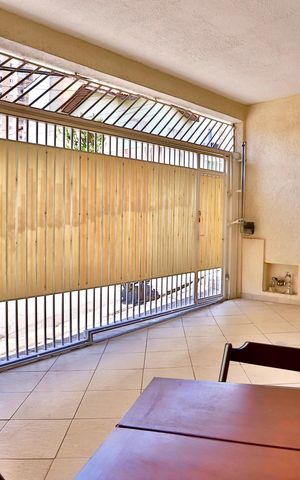 Casa para alugar com 115m², 2 quartos e 2 vagas Casa para alugar com 115m², 2 quartos e 2 vagasGaragem