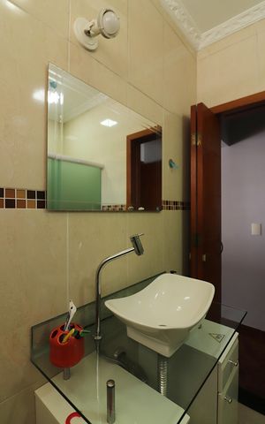 Casa à venda com 146m², 2 quartos e 2 vagasSuíte 1 Banheiro