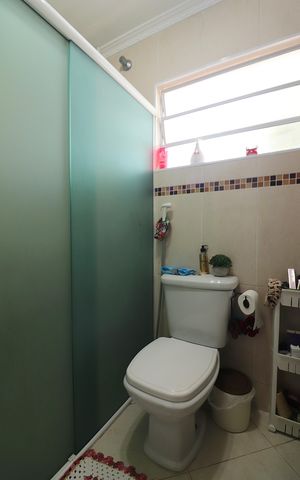 Casa à venda com 146m², 2 quartos e 2 vagasSuíte 2 Banheiro