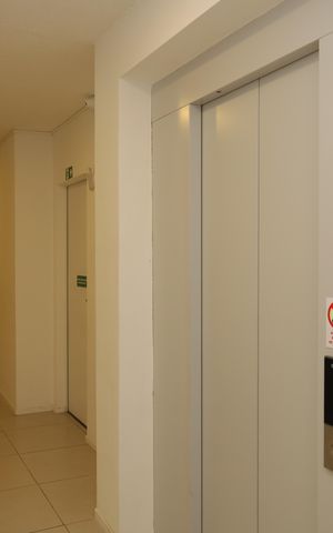 Apartamento para alugar com 34m², 2 quartos e sem vagaÁrea comum - Saguão do andar