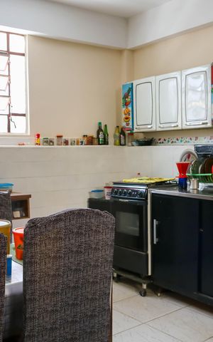 Casa de condomínio à venda com 155m², 3 quartos e 10 vagas Casa de condomínio à venda com 155m², 3 quartos e 10 vagasCozinha