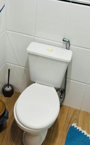 Casa à venda com 142m², 2 quartos e 1 vaga Casa à venda com 142m², 2 quartos e 1 vagaBanheiro
