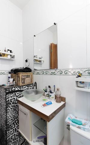 Casa à venda com 200m², 2 quartos e 3 vagas Casa à venda com 200m², 2 quartos e 3 vagasBanheiro
