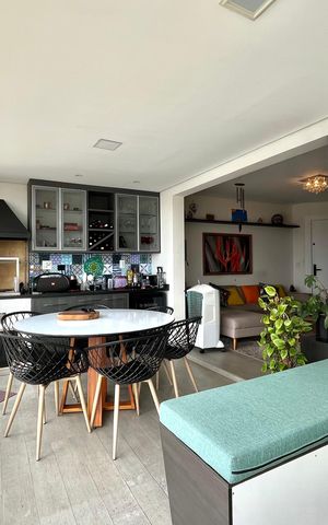 Apartamento à venda com 106m², 3 quartos e 2 vagas Apartamento à venda com 106m², 3 quartos e 2 vagasVaranda