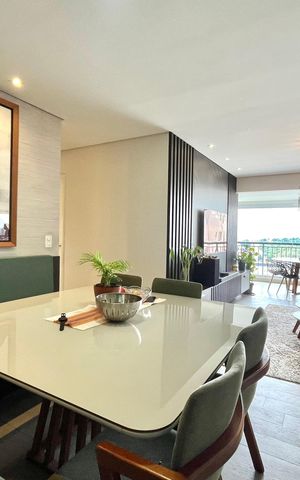 Apartamento à venda com 106m², 3 quartos e 2 vagas Apartamento à venda com 106m², 3 quartos e 2 vagasSala