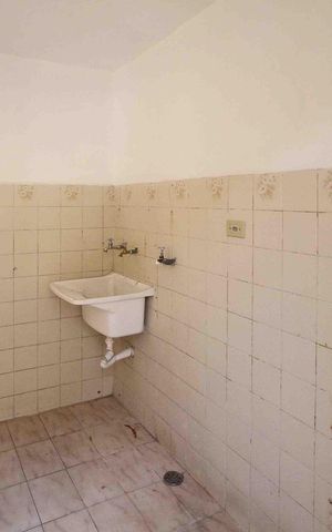 Casa à venda com 298m², 6 quartos e 4 vagas Casa à venda com 298m², 6 quartos e 4 vagasÁrea de Serviço