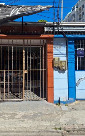 Casa à venda com 300m², 2 quartos e 12 vagas Casa à venda com 300m², 2 quartos e 12 vagasplaca