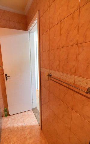 Casa à venda com 320m², 5 quartos e sem vaga Casa à venda com 320m², 5 quartos e sem vagaBanheiro Social