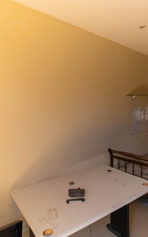 Casa à venda com 320m², 5 quartos e sem vaga Casa à venda com 320m², 5 quartos e sem vagaQuarto Externo 2