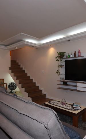 Casa à venda com 168m², 3 quartos e 2 vagasSala