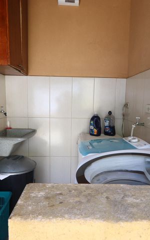 Casa à venda com 168m², 3 quartos e 2 vagasLavanderia