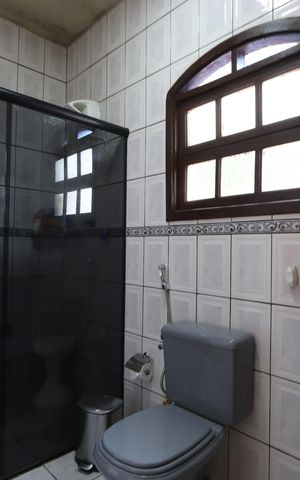 Casa à venda com 168m², 3 quartos e 2 vagasBanheiro de cima