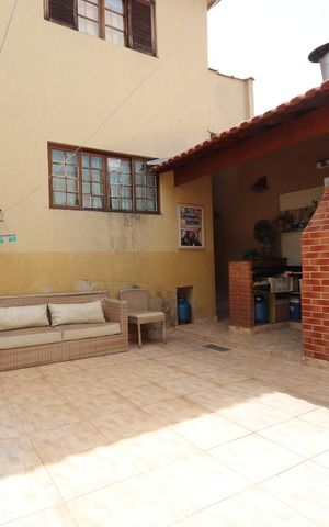 Casa à venda com 168m², 3 quartos e 2 vagasQuintal