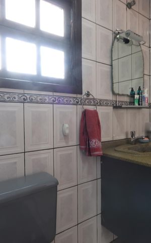 Casa à venda com 168m², 3 quartos e 2 vagasBanheiro de cima