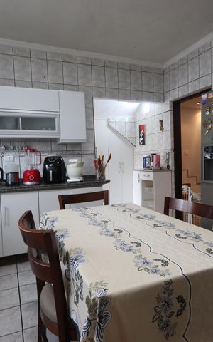 Casa à venda com 168m², 3 quartos e 2 vagasCozinha