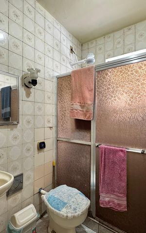 Apartamento à venda com 128m², 4 quartos e sem vaga Apartamento à venda com 128m², 4 quartos e sem vagaBanheiro Social