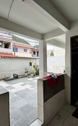 Apartamento à venda com 128m², 4 quartos e sem vaga Apartamento à venda com 128m², 4 quartos e sem vagaVaranda