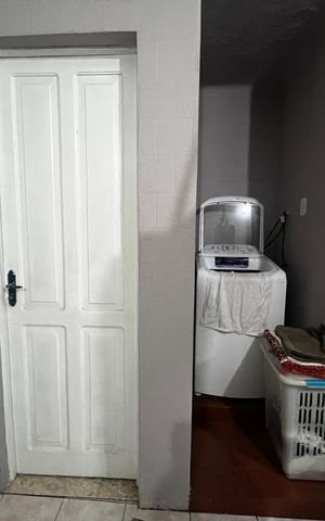 Casa à venda com 82m², 3 quartos e sem vaga Casa à venda com 82m², 3 quartos e sem vagaÁrea de Serviço