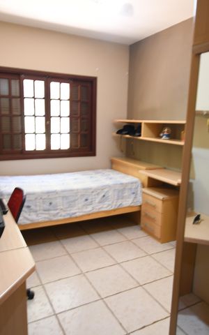 Casa de condomínio à venda com 476m², 4 quartos e 2 vagasQuarto 3