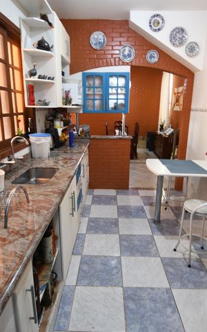 Casa de condomínio à venda com 476m², 4 quartos e 2 vagasCozinha