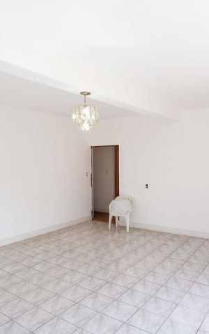 Casa à venda com 199m², 3 quartos e 4 vagasSala