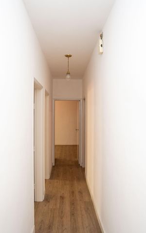 Casa à venda com 199m², 3 quartos e 4 vagasCorredor