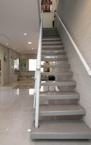 Casa à venda com 539m², 4 quartos e 4 vagas Casa à venda com 539m², 4 quartos e 4 vagasSala