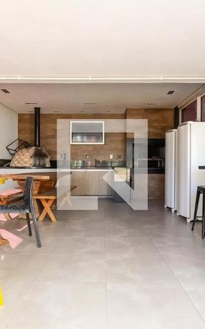 Apartamento à venda com 134m², 3 quartos e 2 vagas Apartamento à venda com 134m², 3 quartos e 2 vagasÁrea comum - Churrasqueira