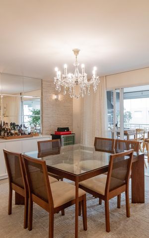 Apartamento à venda com 134m², 3 quartos e 2 vagas Apartamento à venda com 134m², 3 quartos e 2 vagasSala de Jantar