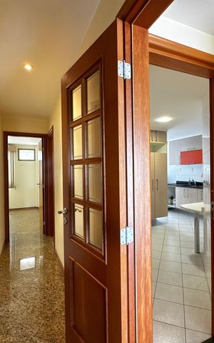 Apartamento à venda com 141m², 4 quartos e 3 vagas Apartamento à venda com 141m², 4 quartos e 3 vagasCorredor