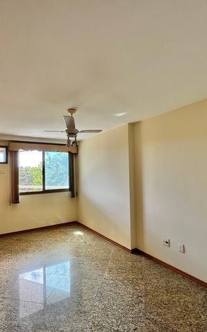 Apartamento à venda com 141m², 4 quartos e 3 vagas Apartamento à venda com 141m², 4 quartos e 3 vagasSuíte