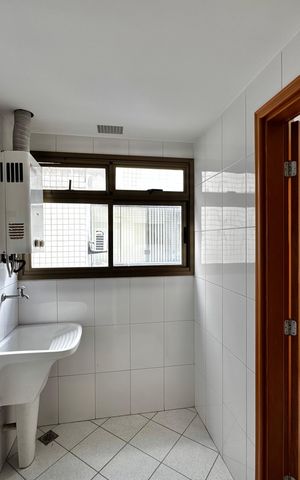 Apartamento à venda com 141m², 4 quartos e 3 vagas Apartamento à venda com 141m², 4 quartos e 3 vagasCozinha e Área de Serviço