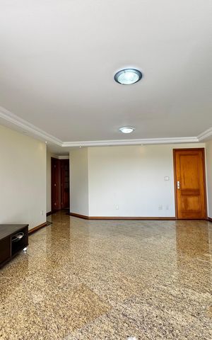 Apartamento à venda com 141m², 4 quartos e 3 vagas Apartamento à venda com 141m², 4 quartos e 3 vagasSala