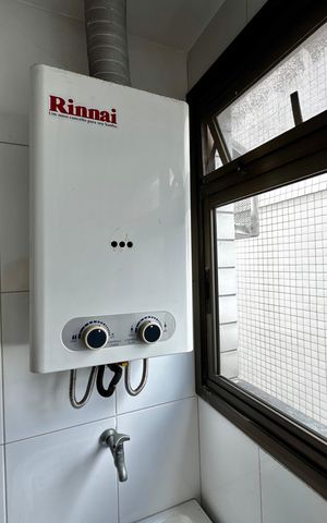Apartamento à venda com 141m², 4 quartos e 3 vagas Apartamento à venda com 141m², 4 quartos e 3 vagasCozinha e Área de Serviço